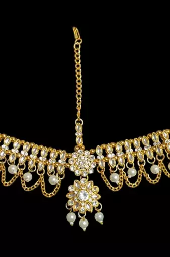 white color kundan & agate stone maang tikka | gold plated