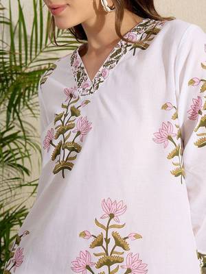 Women Floral Printed Pure Cotton A-Line Kurta with Trousers 3