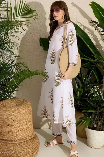 Women Floral Printed Pure Cotton A-Line Kurta with Trousers