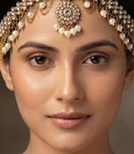 white color kundan & agate stone maang tikka | gold plated