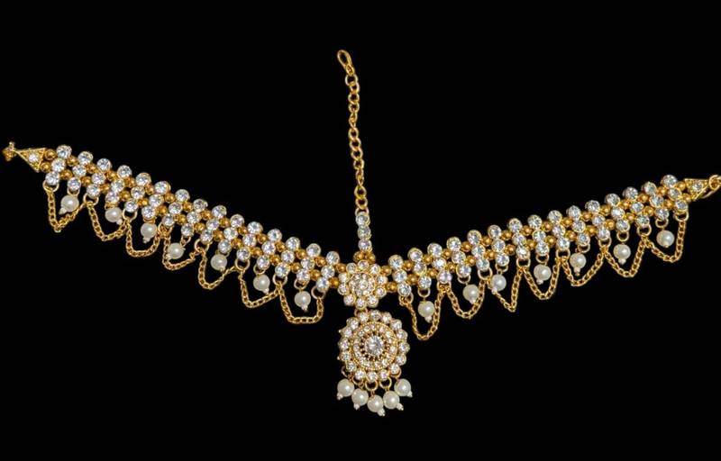 white color kundan & agate stone maang tikka | gold plated