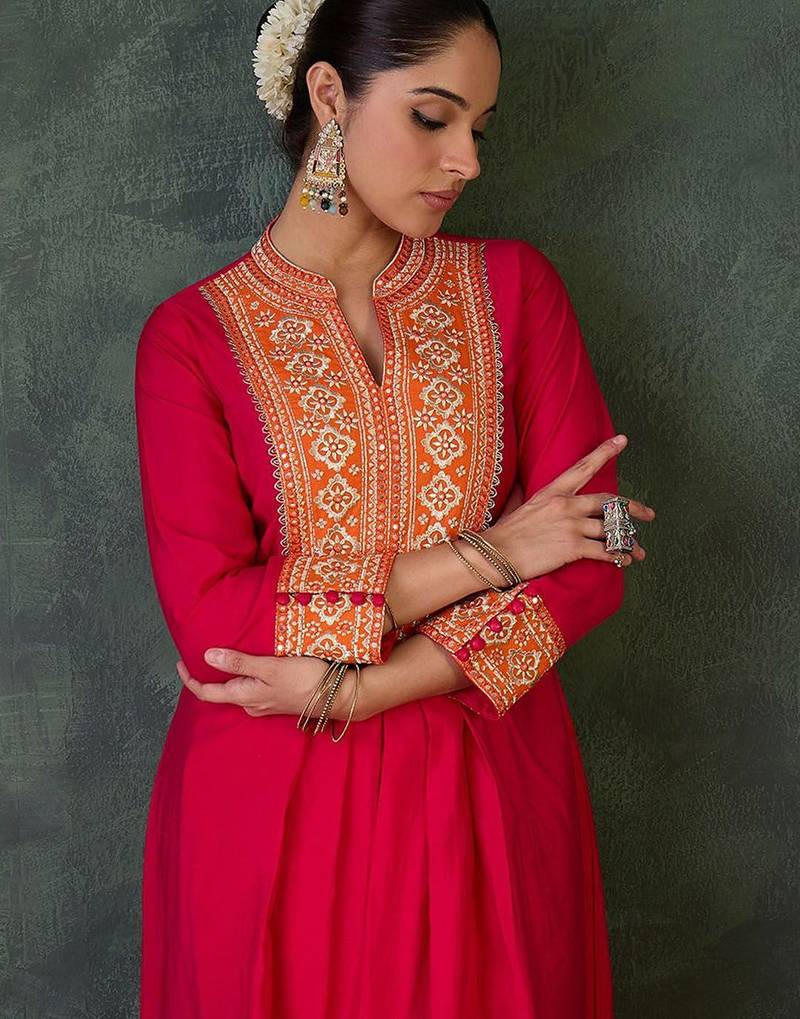 Women Floral Embroidered Kurta with Trousers