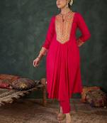Women Floral Embroidered Kurta with Trousers