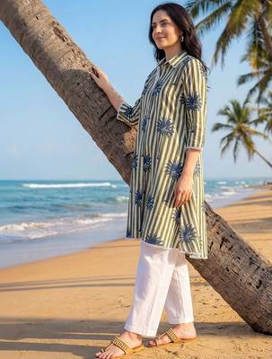Women Printed Regular Pure Cotton Kurta with Trousers 4