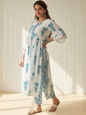 Floral Printed Empire V-Neck Pure Cotton A-Line Kurta with Trousers 6