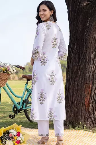 Women Floral Printed Regular Pure Cotton Kurta with Trousers
