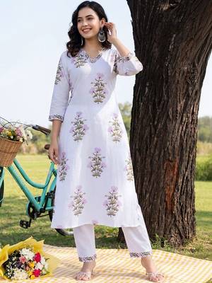 Women Floral Printed Regular Pure Cotton Kurta with Trousers 6