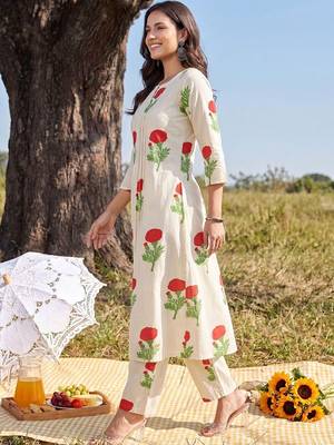 Women Floral Printed Regular Pure Cotton Kurta with Trousers 3