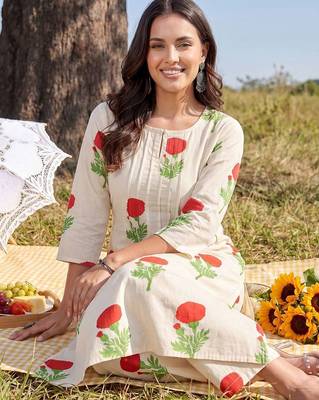 Women Floral Printed Regular Pure Cotton Kurta with Trousers 5