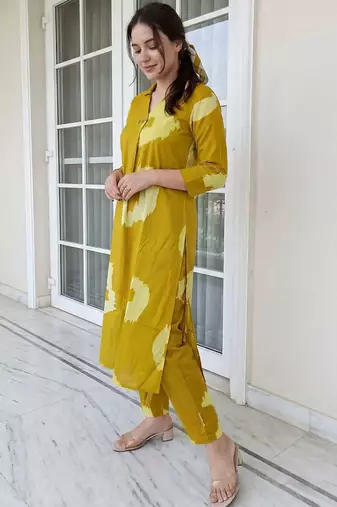 Women Printed Regular Pure Cotton Kurta with Trousers