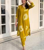 Women Printed Regular Pure Cotton Kurta with Trousers