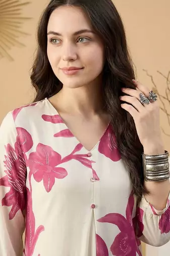 Women Floral Printed Regular Kurta with Trousers