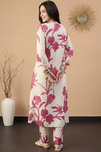 Women Floral Printed Regular Kurta with Trousers