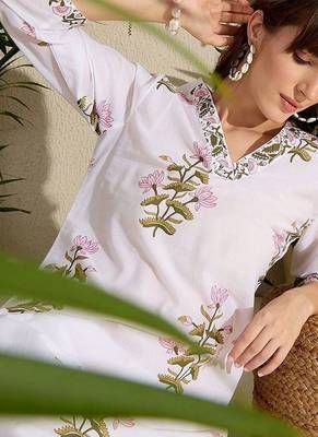 Women Floral Printed Regular Pure Cotton Kurta with Trousers 5