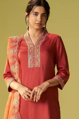 Women Floral Embroidered Kurta with Trousers & Dupatta