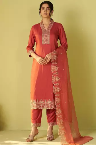 Women Floral Embroidered Kurta with Trousers & Dupatta