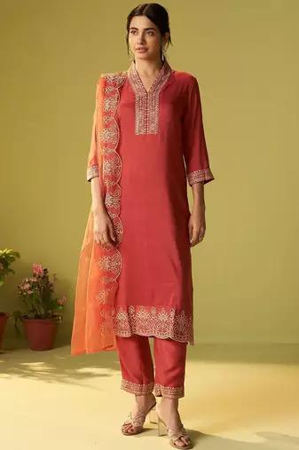 Women Floral Embroidered Kurta with Trousers & Dupatta