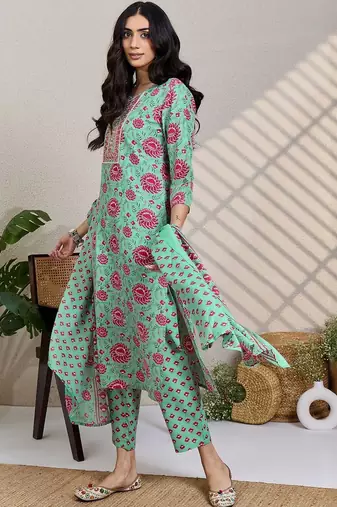 Women Floral Printed Regular Mirror Work Kurta & Trousers With Dupatta