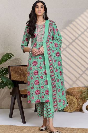 Women Floral Printed Regular Mirror Work Kurta & Trousers With Dupatta