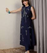 Women Woven Design Embroidered Cotton Kurta with Palazzos