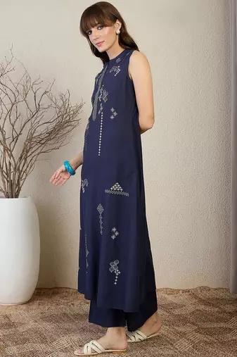 Women Woven Design Embroidered Cotton Kurta with Palazzos