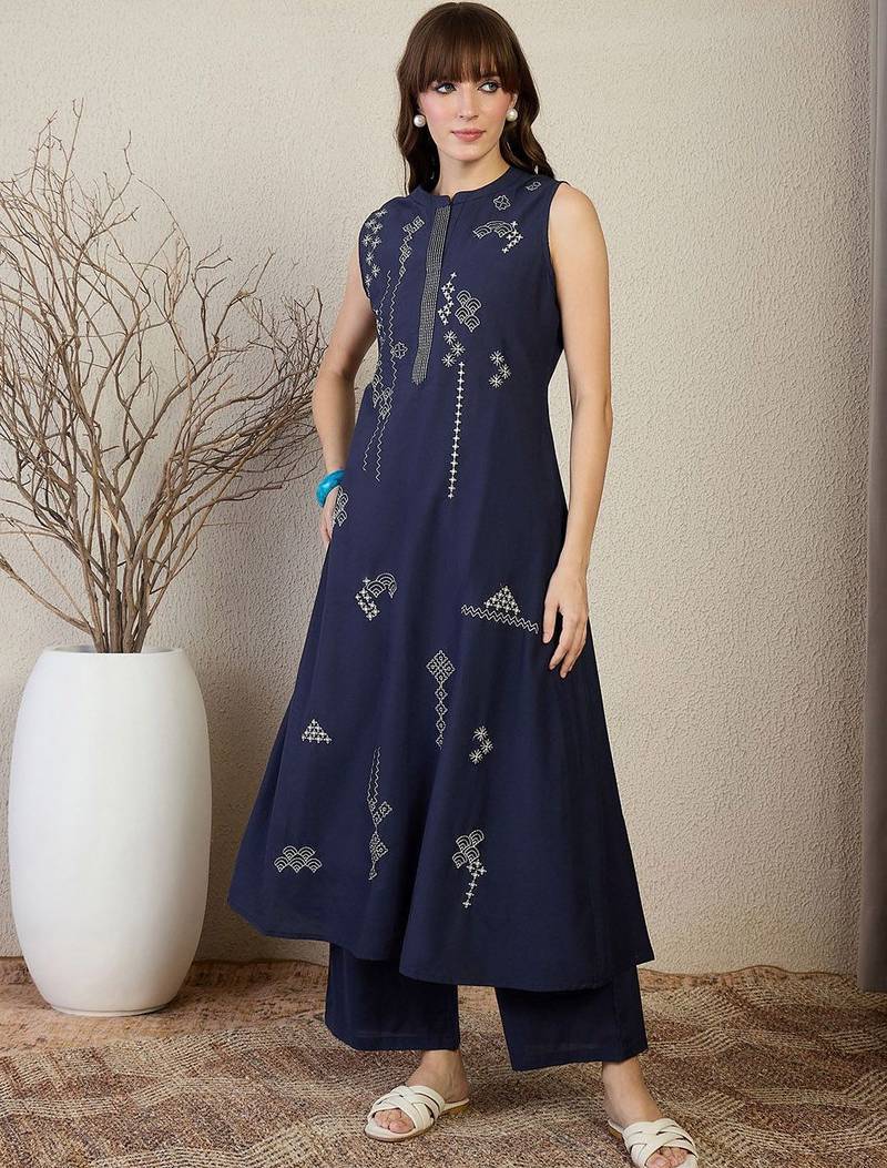 Women Woven Design Embroidered Cotton Kurta with Palazzos