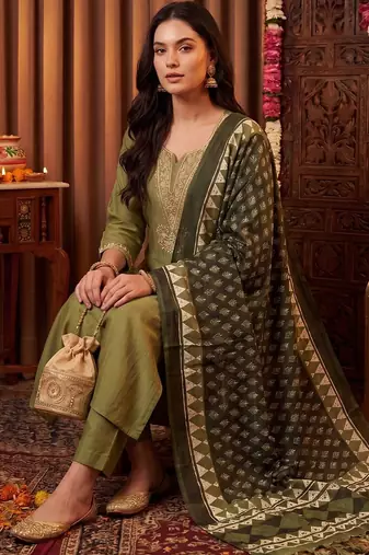 Women Ethnic Motifs Embroidered Regular Thread Work Kurta with Trousers & Dupatta