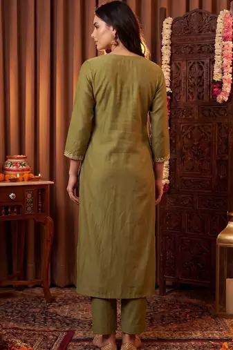 Women Ethnic Motifs Embroidered Regular Thread Work Kurta with Trousers & Dupatta