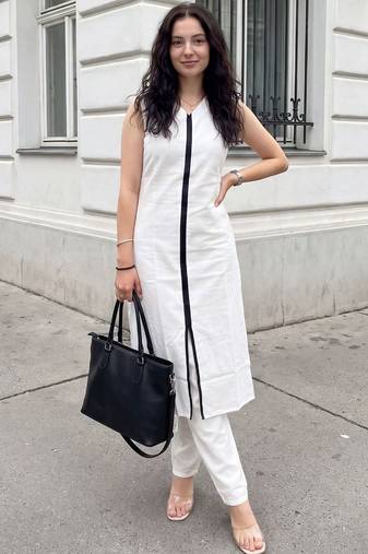 Women Regular Kurta with Trousers