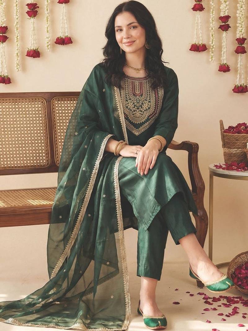 Women Ethnic Motifs Embroidered Regular Sequinned Liva Kurta with Trousers & With Dupatta