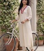 Women Ethnic Motifs Embroidered Regular Thread Work Liva Kurta with Trousers