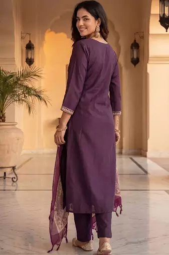 Women Ethnic Motifs Embroidered Regular Thread Work Kurta with Trousers & With Dupatta