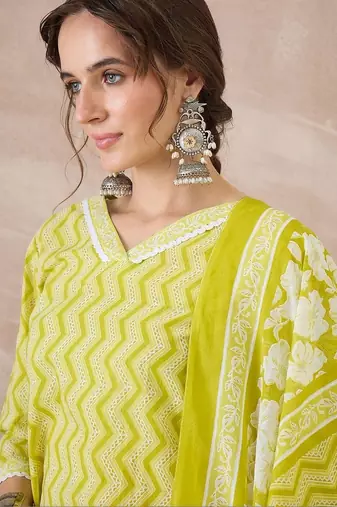 Women Printed Regular Pure Cotton Kurta with Trousers & With Dupatta