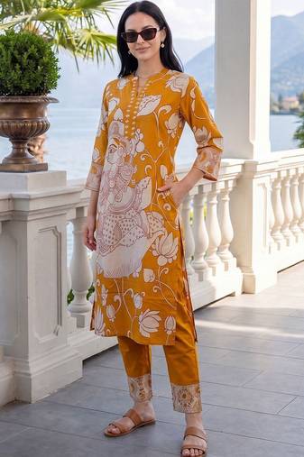 Women Ethnic Motifs Printed Regular  Cotton Kurta with Trousers