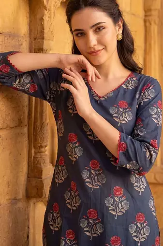 Women Floral Printed Regular Pure Cotton Kurta with Trousers
