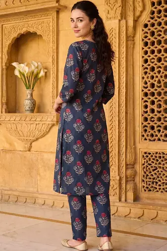 Women Floral Printed Regular Pure Cotton Kurta with Trousers