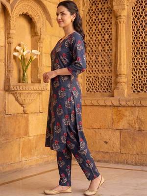 Women Floral Printed Regular Pure Cotton Kurta with Trousers 5