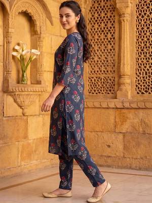 Women Floral Printed Regular Pure Cotton Kurta with Trousers 6