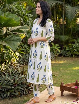 Women Ethnic Motifs Printed Regular Pure Cotton Kurta with Trousers 2
