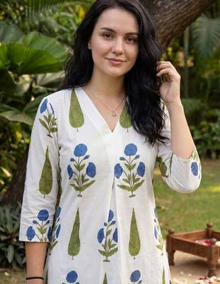 Women Ethnic Motifs Printed Regular Pure Cotton Kurta with Trousers 3