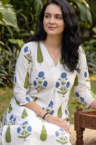 Women Ethnic Motifs Printed Regular Pure Cotton Kurta with Trousers