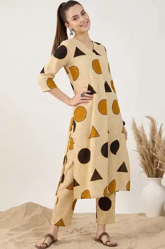 Women Printed Regular Pure Cotton Kurta with Trousers