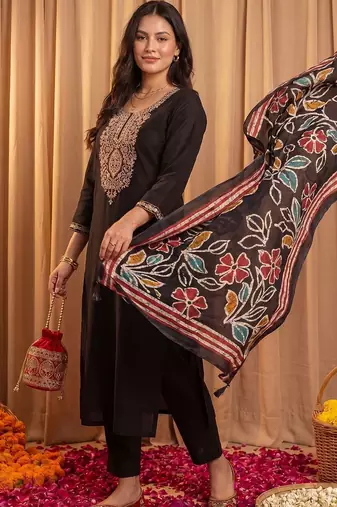 Women Ethnic Motifs Embroidered Regular Thread Work Kurta with Trousers & With Dupatta