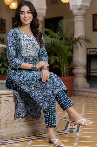 Women Ethnic Motifs Printed Regular Thread Work Pure Cotton Kurta with Trousers