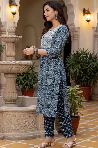 Women Ethnic Motifs Printed Regular Thread Work Pure Cotton Kurta with Trousers