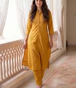 Women Regular Thread Work Kurta with Trousers
