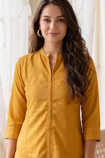 Women Regular Thread Work Kurta with Trousers