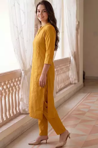 Women Regular Thread Work Kurta with Trousers