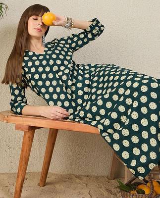 Polka Dots Printed Pleated V-Neck A-Line Pure Cotton Kurta with Trousers 6
