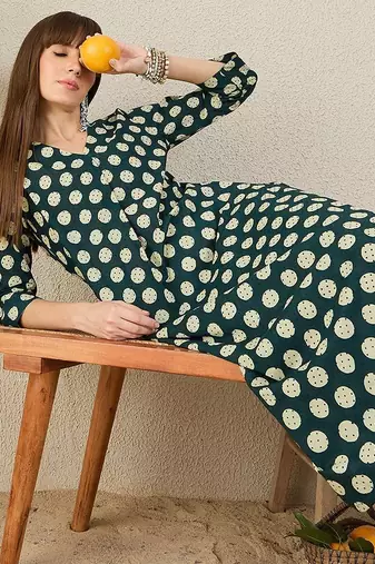 Polka Dots Printed Pleated V-Neck A-Line Pure Cotton Kurta with Trousers